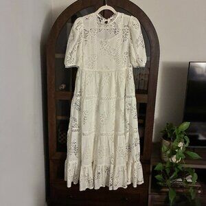 Moon River White Lace Tiered Midi Dress - Small